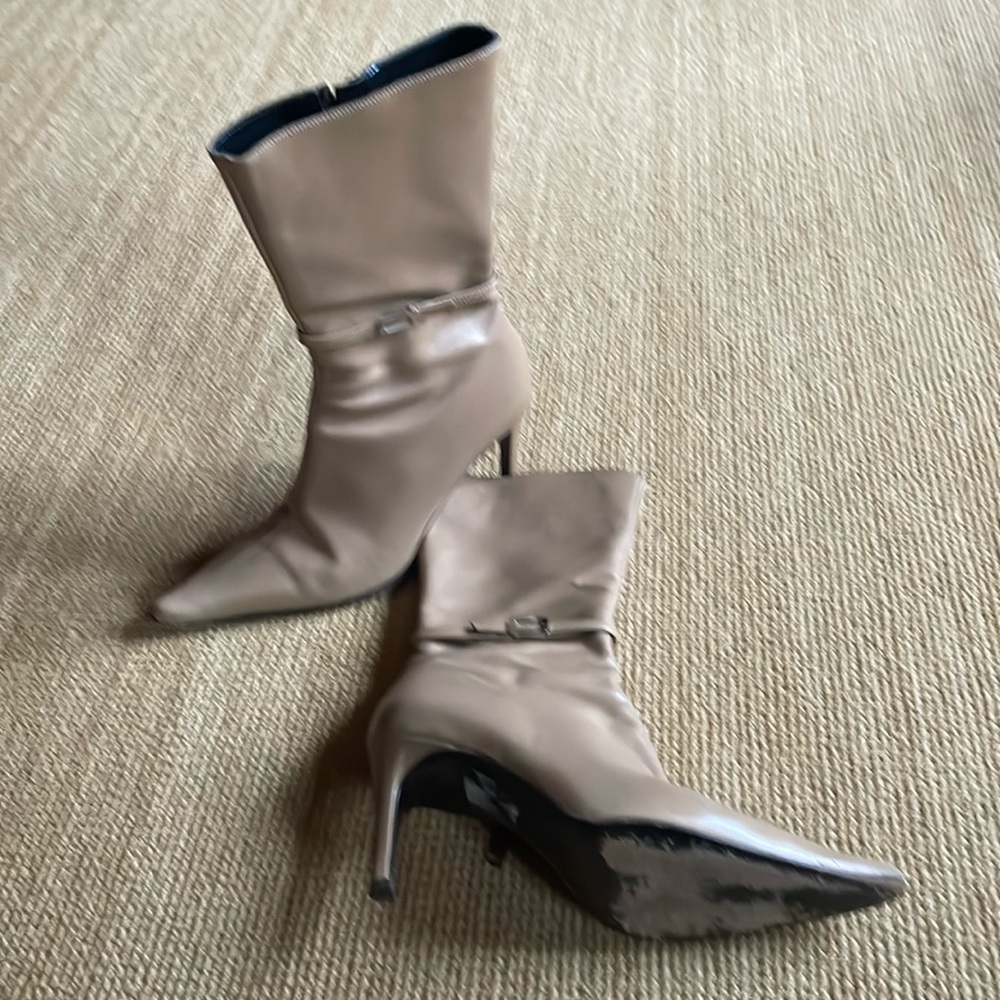 Women’s dress boots